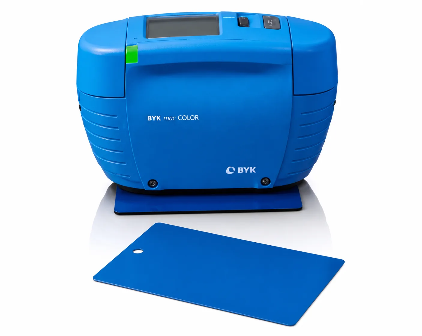 BYK-mac i COLOR multi-angle spectrophotometer with blue metallic test panel